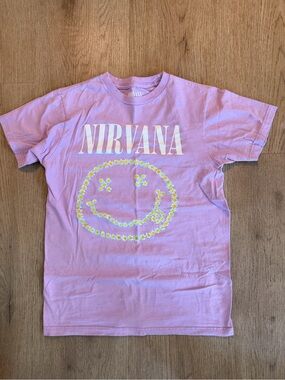 NIRVANA Lilac Short-Sleeve Daisy Smiley Logo Tee